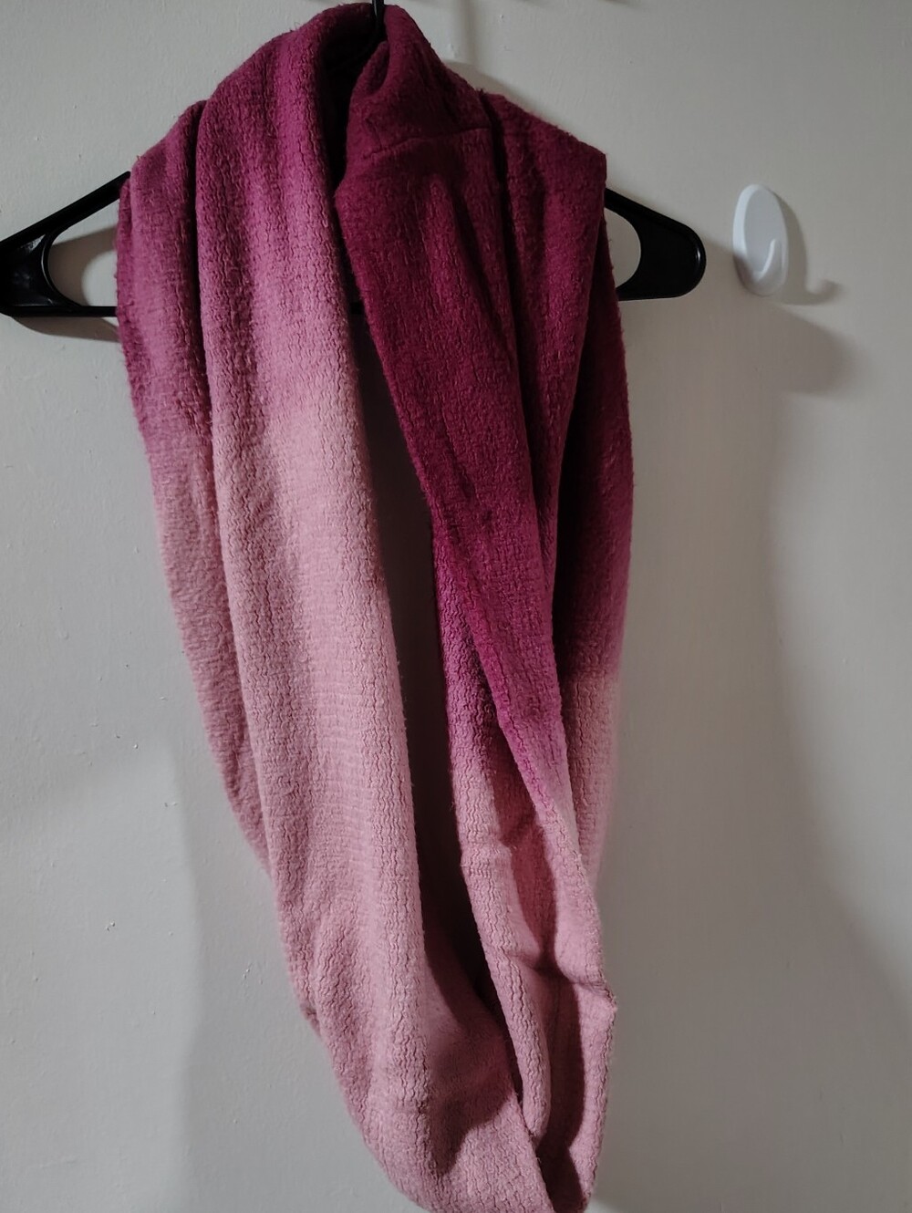 Ombre Pink Infinity Scarf - Cozy Gradient Loop